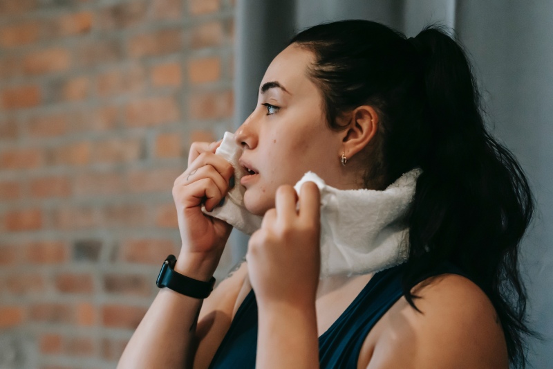 jeune femme après un soin détox